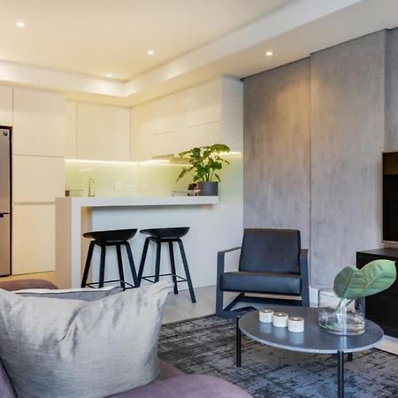 35 On Main By Stay In Luxury Kapstaden Exteriör bild