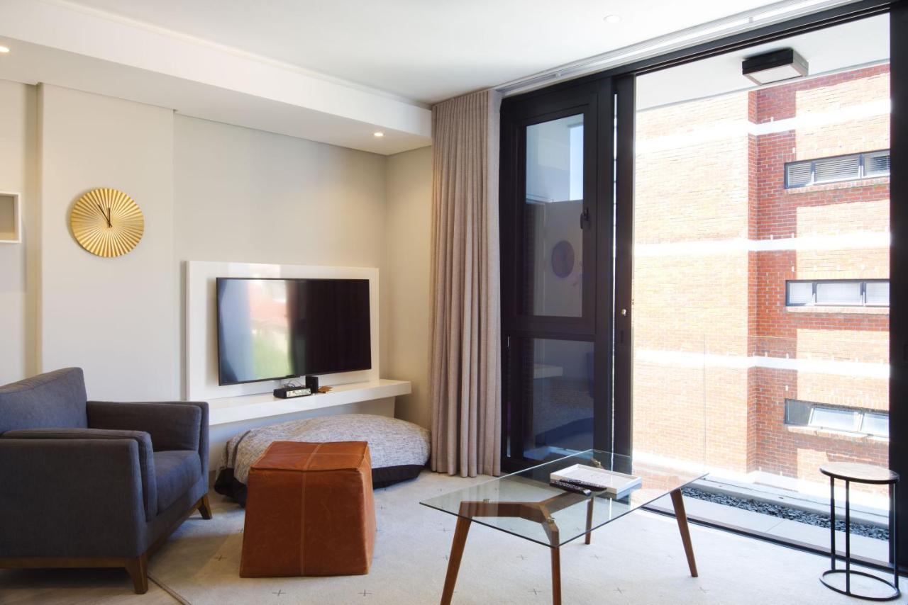 35 On Main By Stay In Luxury Kapstaden Exteriör bild