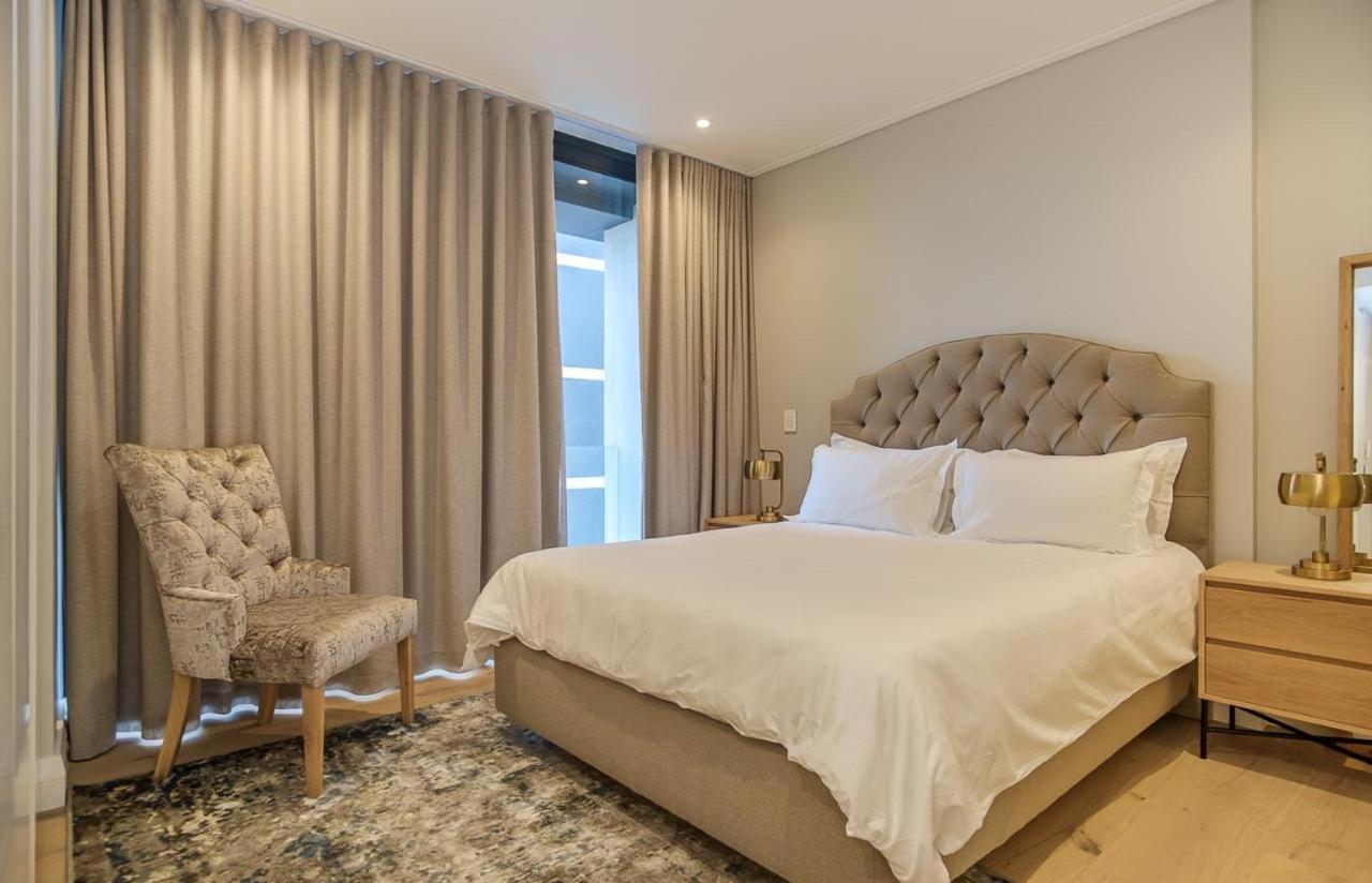 35 On Main By Stay In Luxury Kapstaden Exteriör bild
