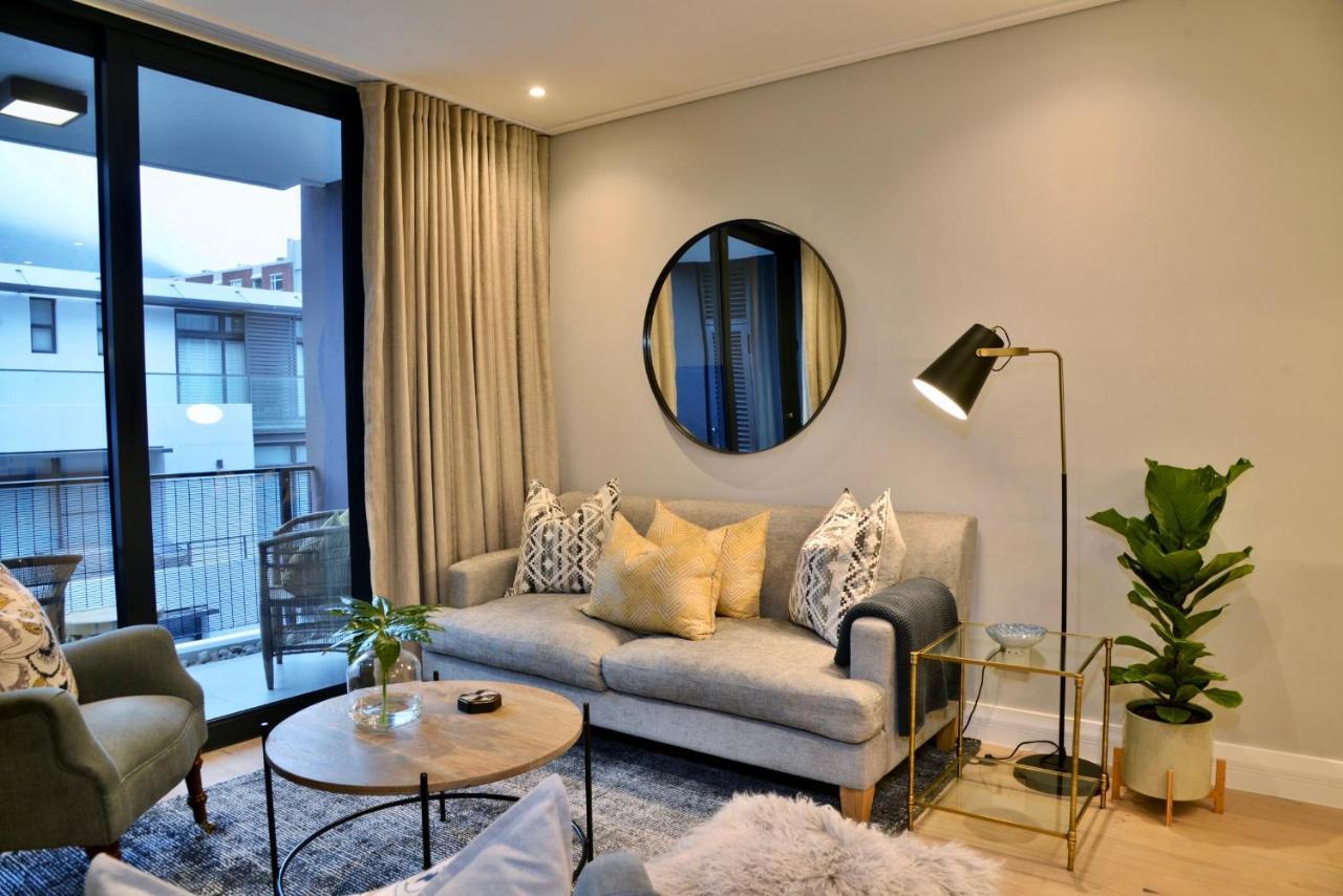 35 On Main By Stay In Luxury Kapstaden Exteriör bild