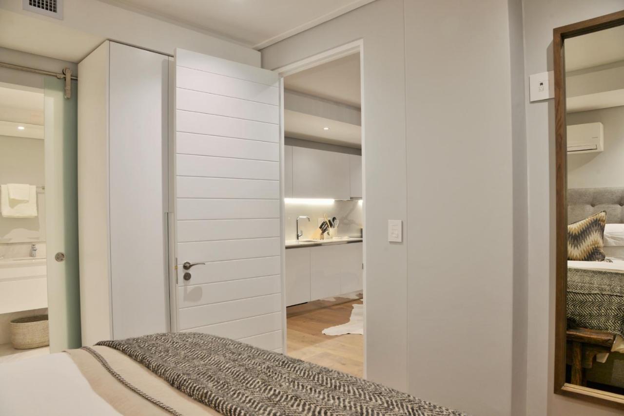 35 On Main By Stay In Luxury Kapstaden Exteriör bild