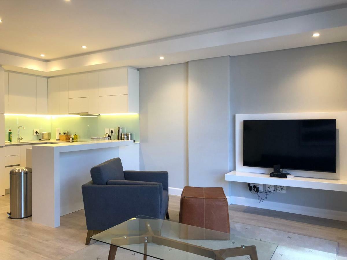 35 On Main By Stay In Luxury Kapstaden Exteriör bild